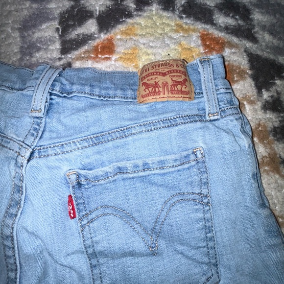 Levi Strauss women’s size 28 jean shorts - Picture 5 of 5